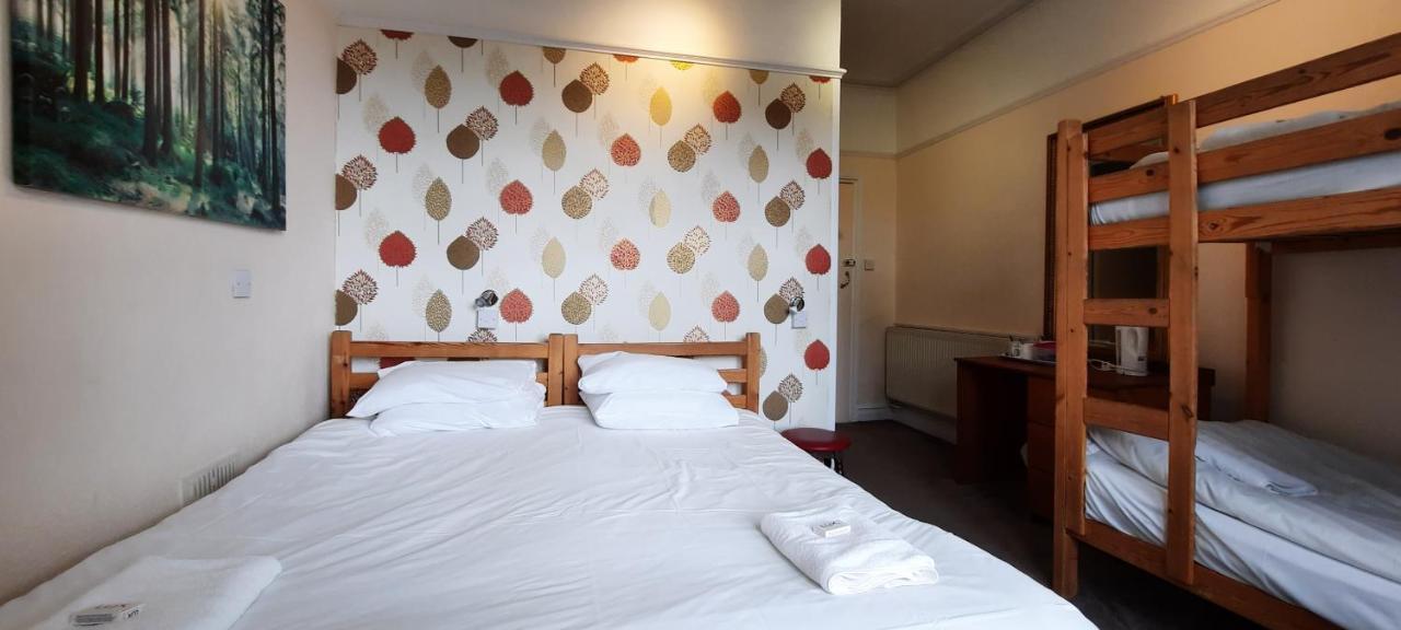 בורנמות' Dolphins Hotel מראה חיצוני תמונה