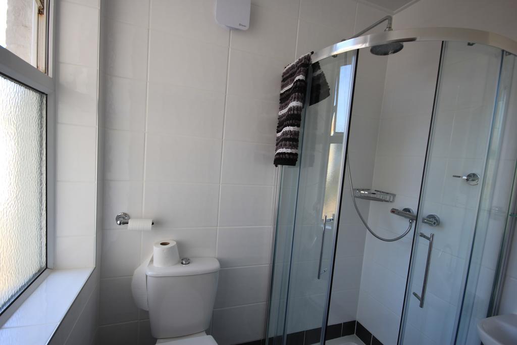 בורנמות' Dolphins Hotel מראה חיצוני תמונה