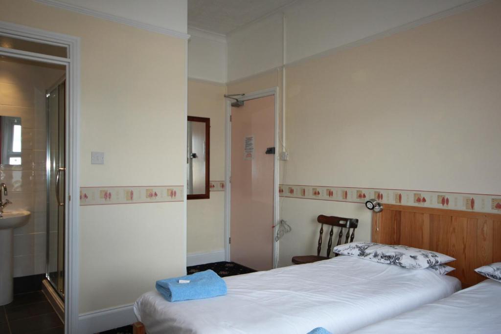 בורנמות' Dolphins Hotel חדר תמונה